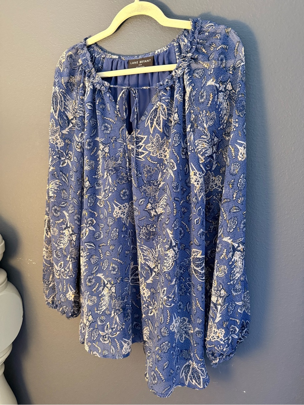 Lane Bryant Blue and White Floral Tie-Neck Peasant Top NWOT